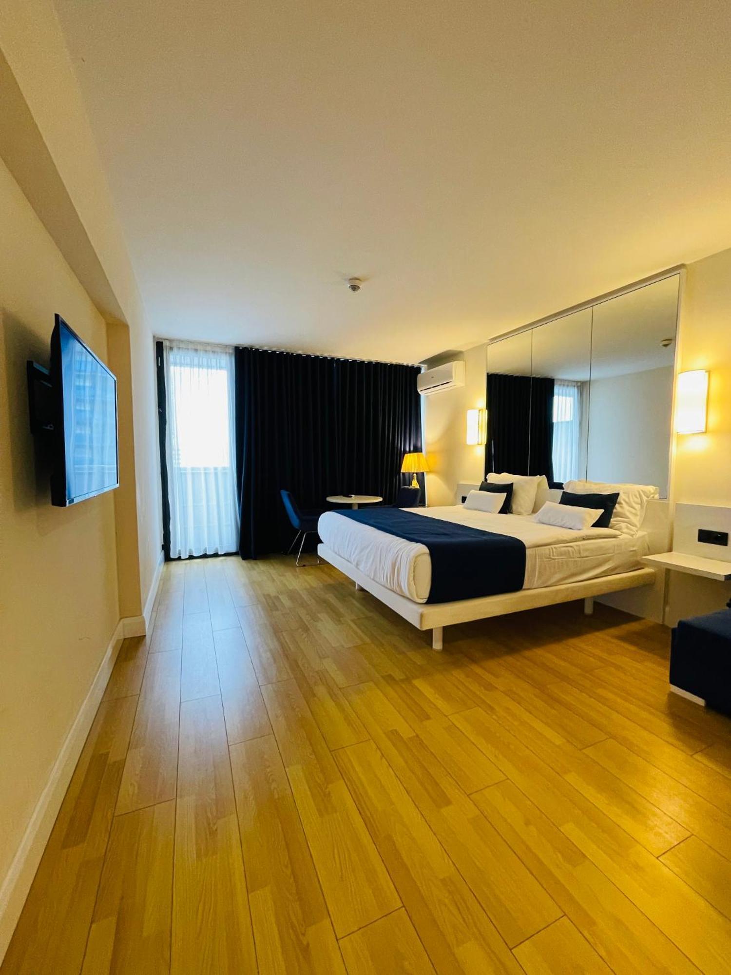 Hotel Batumi Floor40 Exterior foto